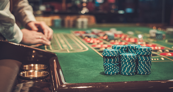 casino roulette table