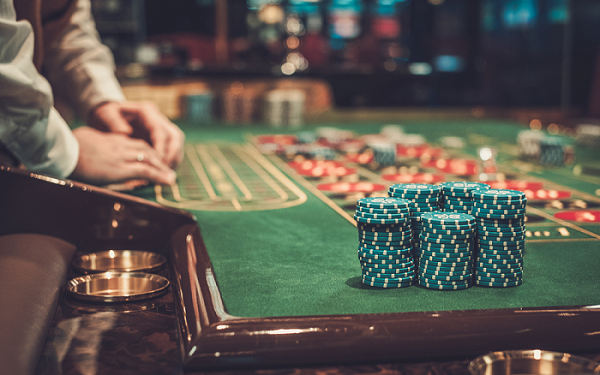 casino roulette table